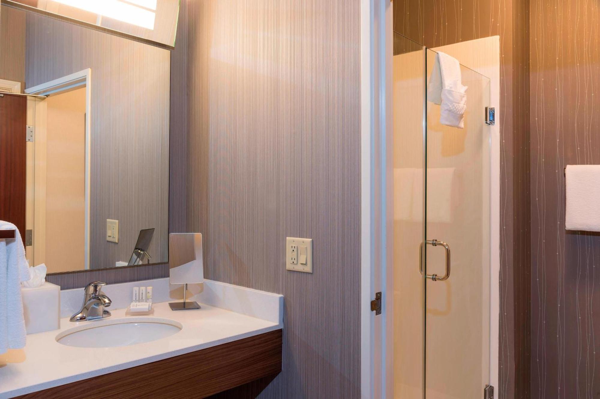 Courtyard By Marriott Traverse City Exterior foto